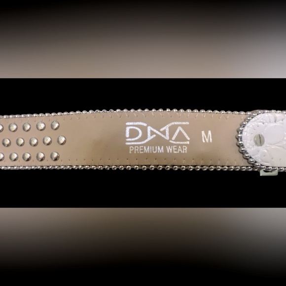 DNA Premium White & Silver Diamond Rhinestone Cowgirl Crocodile Belt - Picture 12 of 13